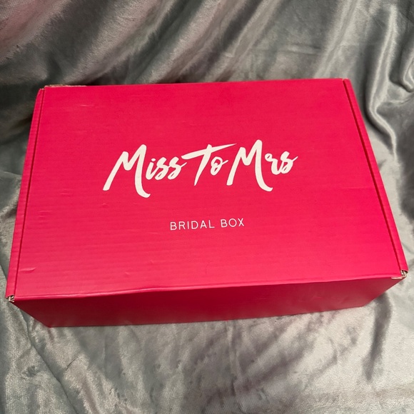 Miss to Mrs box - Picture 9 of 9